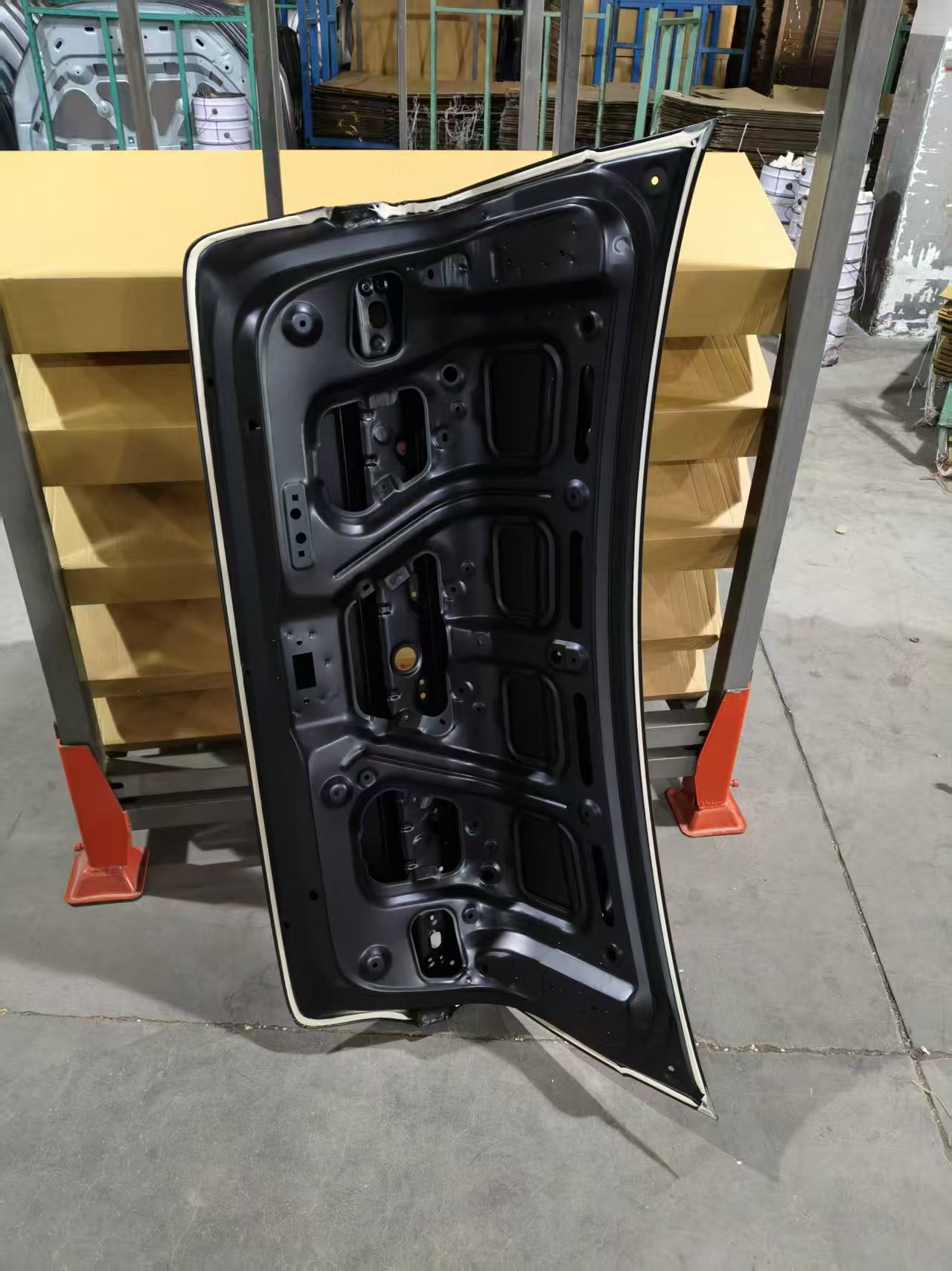 KIA K4 24 teräksinen tavaratilan kansi